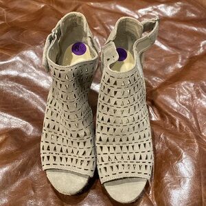 Brand new Marc Fisher wedge shoes size 8.5